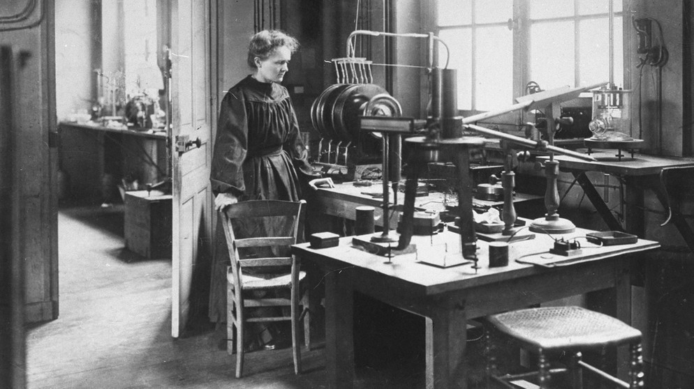 Marie Curie im Labor